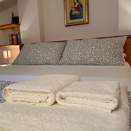 Apartamento La Casa Nel Cortile Castelbuono  Exterior foto