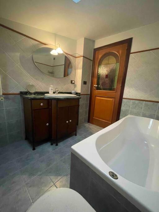 Apartamento La Casa Nel Cortile Castelbuono  Exterior foto